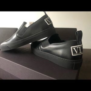 New, with tag, Valentino VLTN leather sneaker